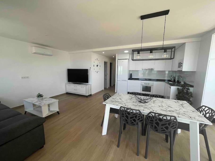 Con Preciosas Vistas A Pie De Playa Apartament